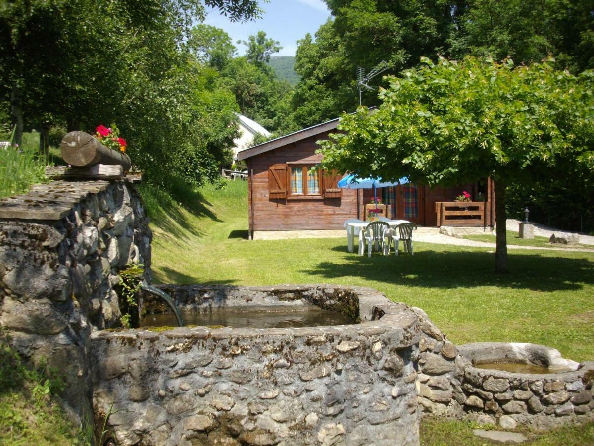Les Chalets De Montorgueil Saurat Exteriör bild