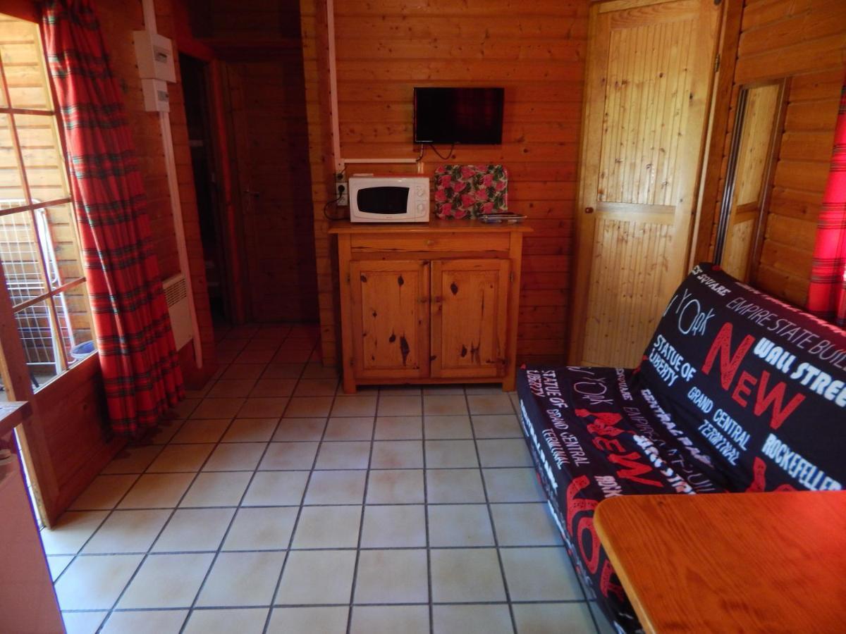 Les Chalets De Montorgueil Saurat Exteriör bild